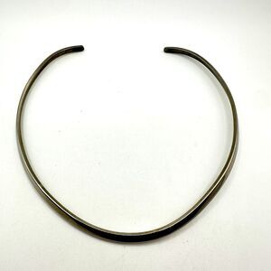 ~10" Silver tone metal choker style necklace!